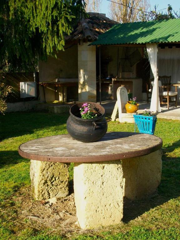 Bed and Breakfast Domaine Capiet Courpiac Exterior foto